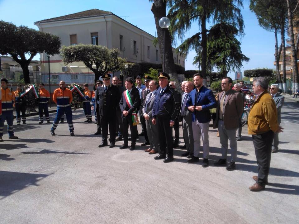 Furti nella scuola vandalizzata, M5S e PD: “Sospendere il poliziotto municipale indagato”