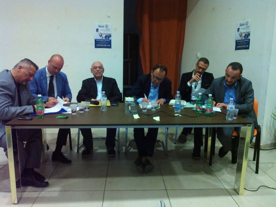 Pomigliano, vincolo di mandato contro la povertà: firmano quattro candidati