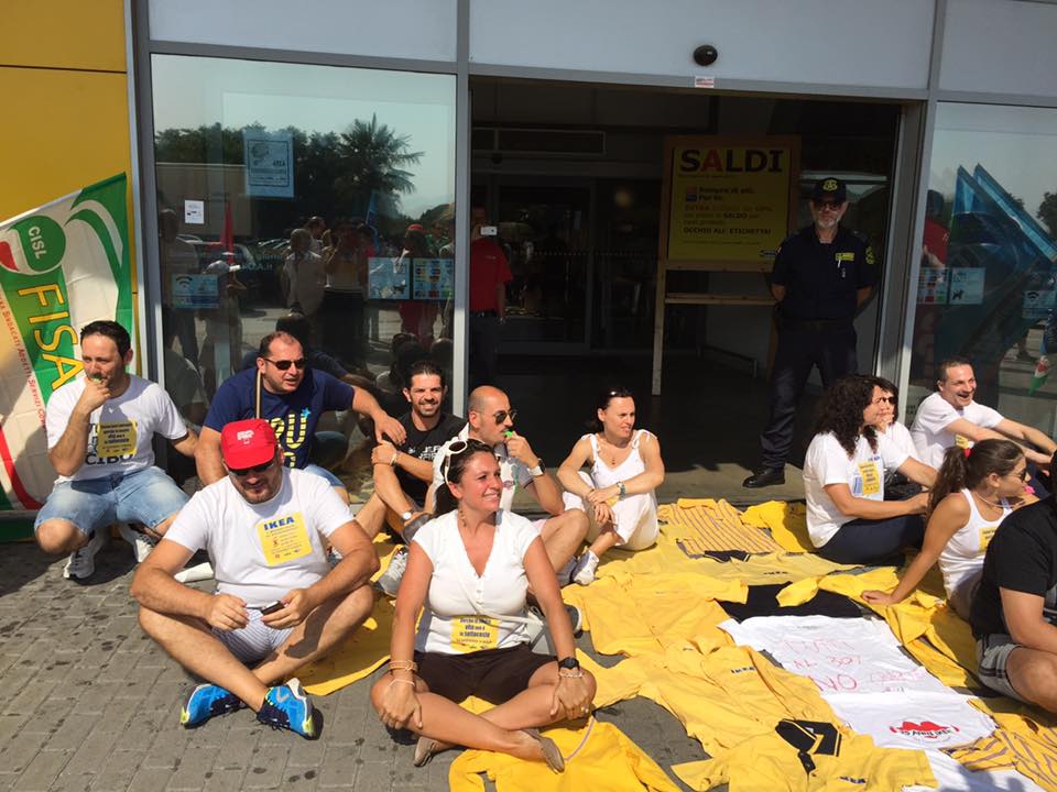Ikea, raffica di scioperi: fine settimana col rebus delle aperture