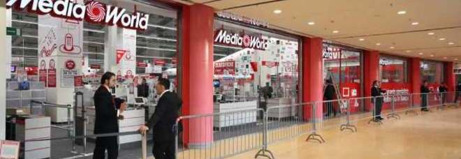 Disastro Sud: oggi a Nola e a Napoli chiudono i negozi MediaWorld