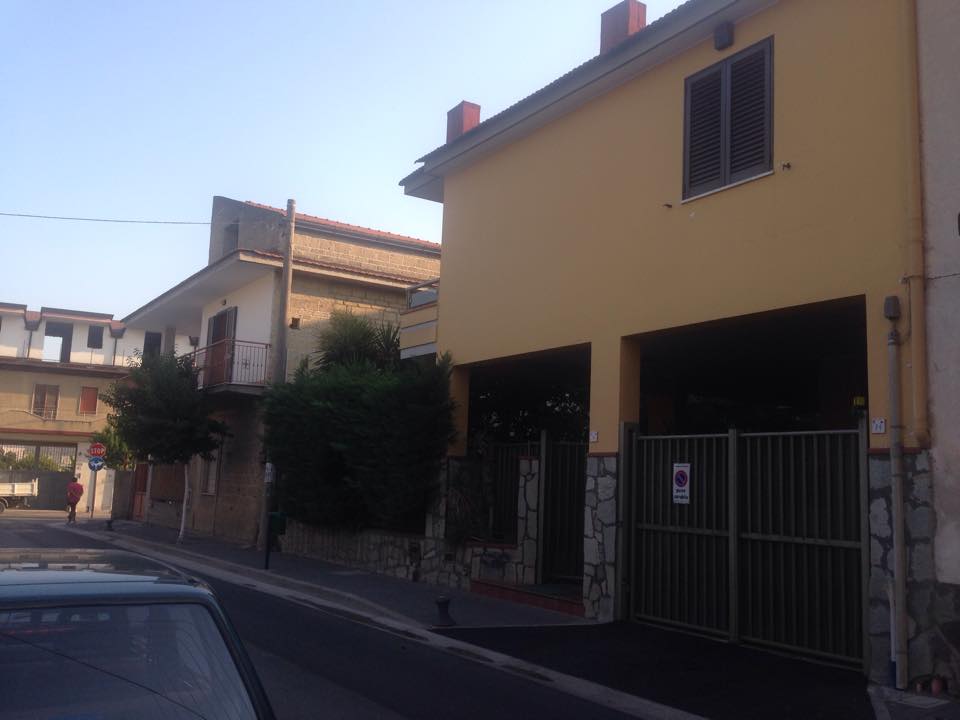 Acerra, non c’è pace per il sindaco: ieri tentato furto a casa sua
