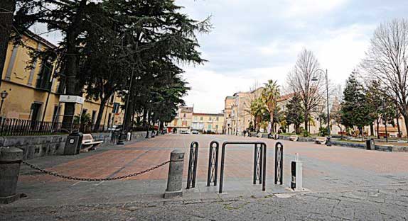 Somma Vesuviana, il referendum per l’intitolazione della piazza a De Siervo finisce in tribunale: ricorso d’urgenza