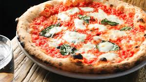 Acerra, duecento pizzaioli in gara: domani parte il primo ” Trofeo Pulcinella”. Chiusura con Biagio Izzo.