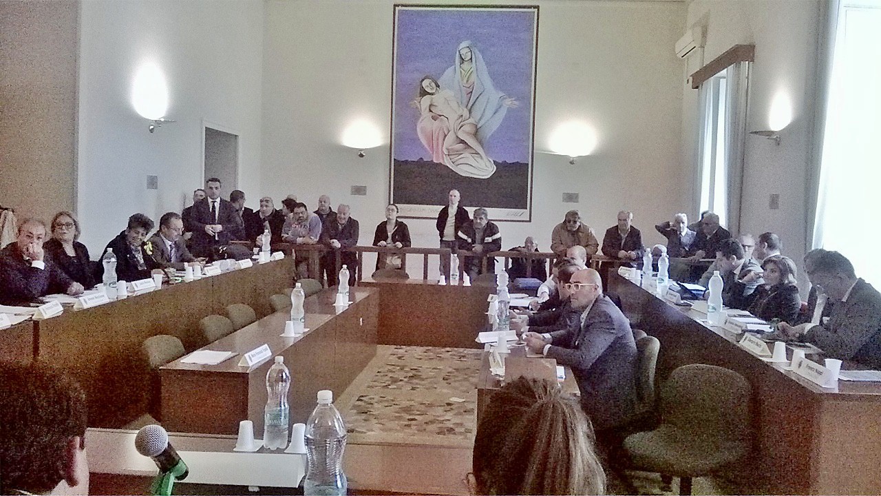 Nola: via libera del Consiglio alla gestione parcheggi all’Agenzia e riconoscimento dei debiti fuori bilancio