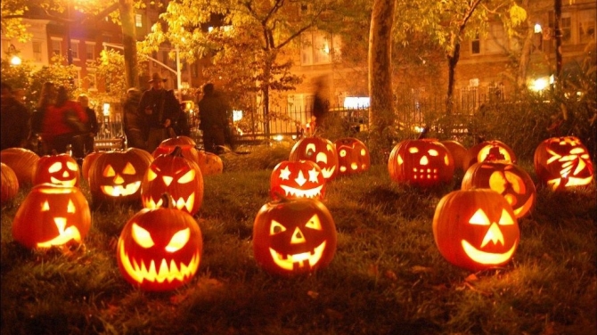 Napoli, il Martuscelli si anima per Halloween