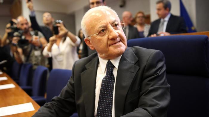 Indagato giudice della sentenza De Luca. Il governatore: “Sono totalmente estraneo”