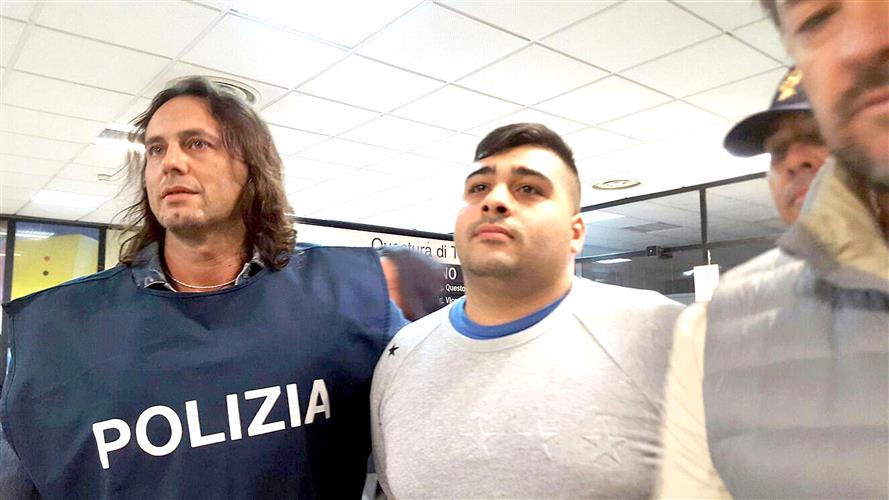 Il boss della camorra Pasquale Sibillo catturato a Terni: a tradirlo un tatuaggio all’avambraccio