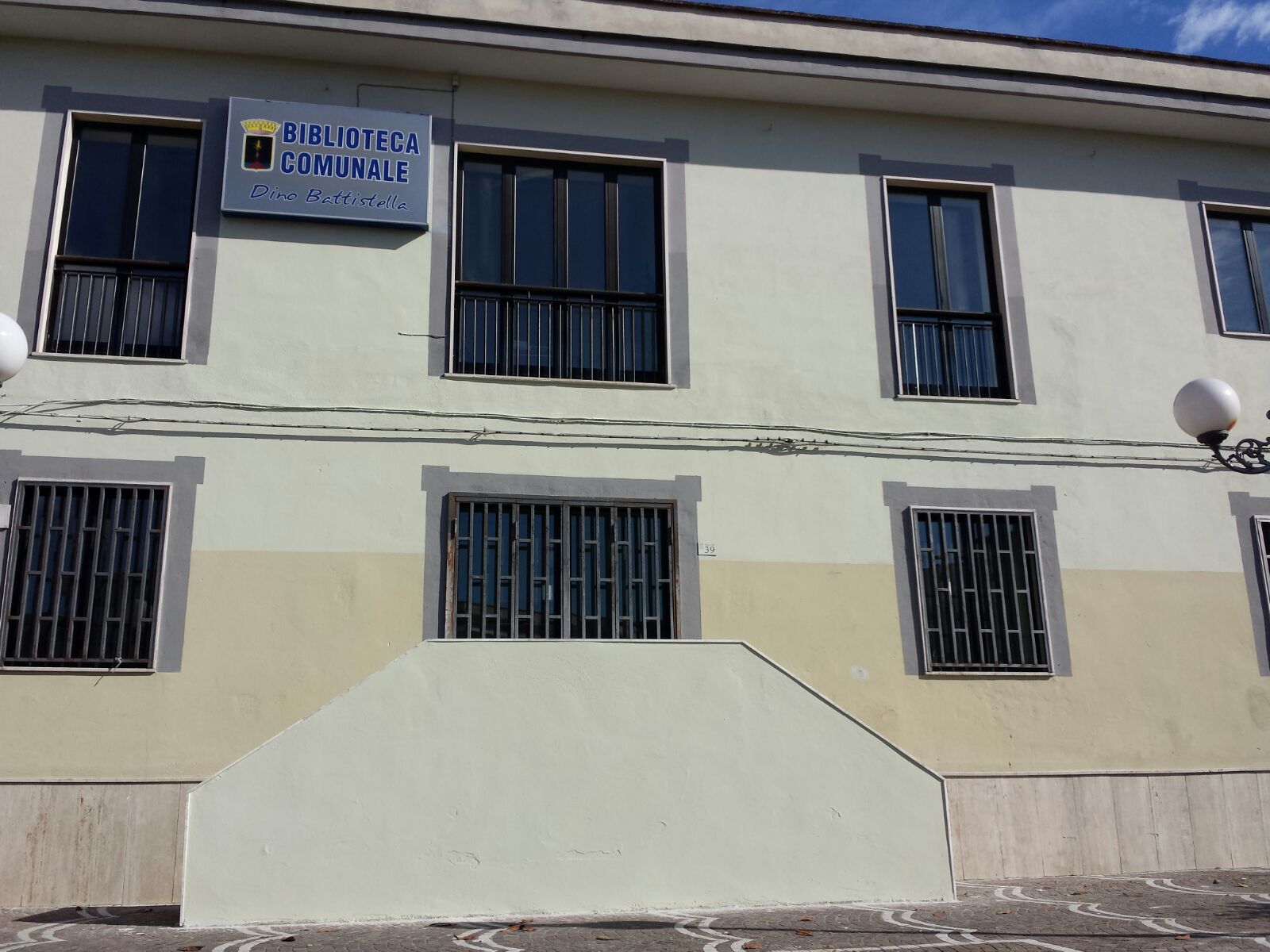 A Volla “sparisce” il balcone della Biblioteca Comunale