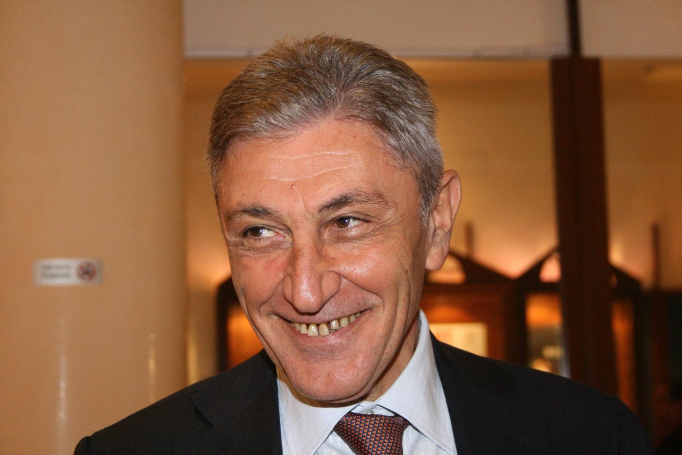 Comunali a Napoli: Bassolino, mi candido