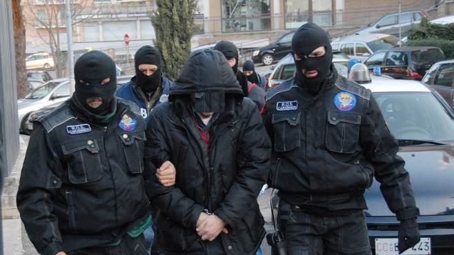 Camorra, blitz contro capi Casalesi