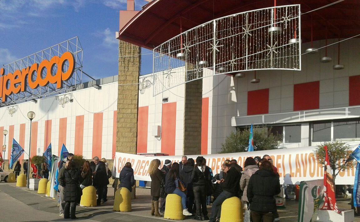Licenziamenti Ipercoop: oggi primo incontro tra azienda e sindacati