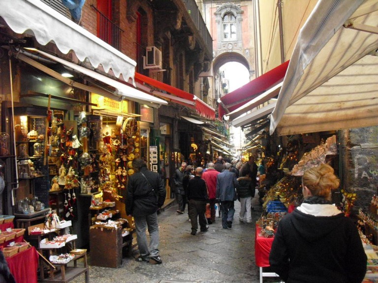 Presepe, novena e zampogna: le tradizioni del Natale a Napoli