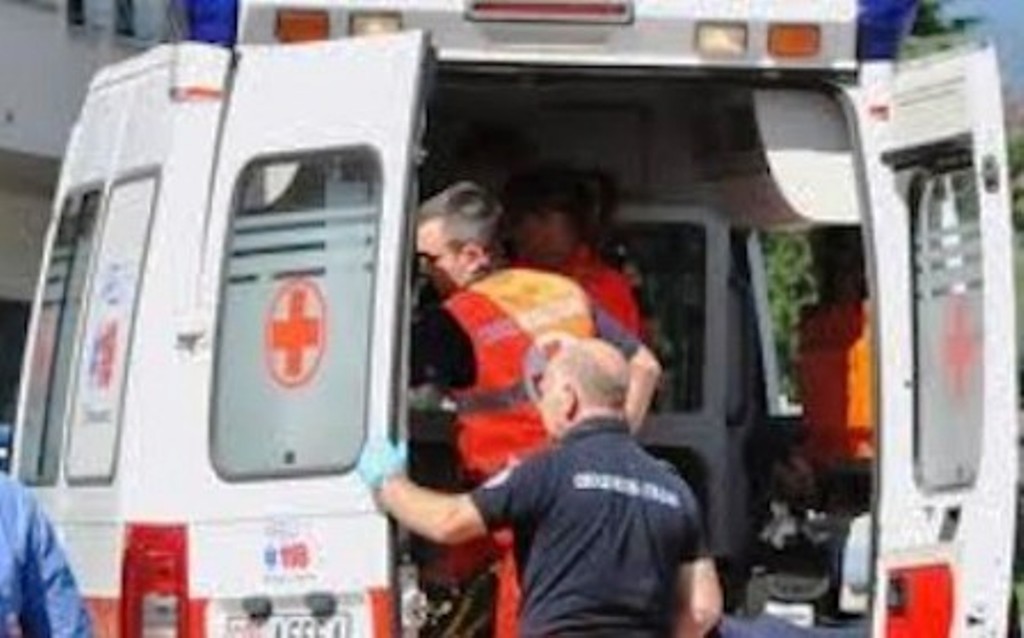 Napoli, il Consiglio di Stato: “Le ambulanze del 118 sono ancora nelle mani della camorra”