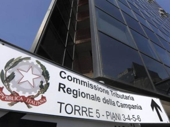 Napoli: arrestati componenti della Commissione Tributaria