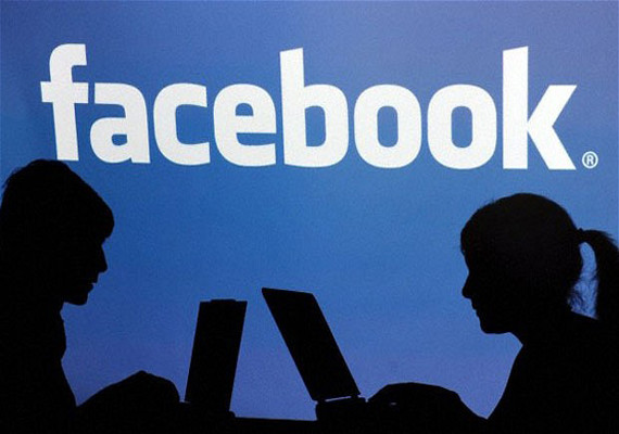Casalnuovo, un segno dei tempi: crisi politica annunciata via Facebook