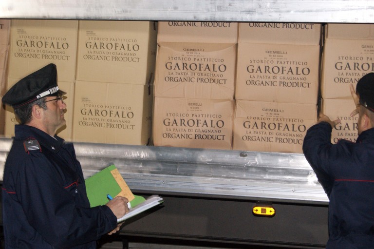 Marigliano – Scafati: enorme carico di pasta rubata trovato dai carabinieri nascosto in un deposito