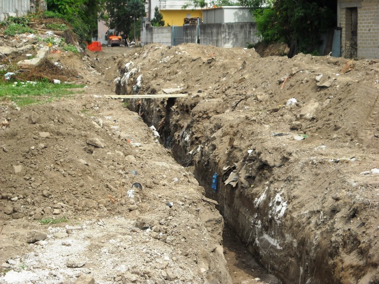 Acerra, oggi s’inaugura la variante orientale: scorre sopra una valanga di rifiuti