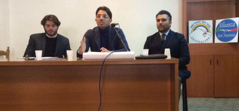 Sant’Anastasia, l’ex capostaff di Abete: «Un’amministrazione ignorante, lenta, inconcludente e incapace».