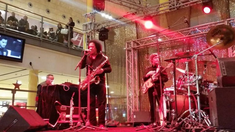 Il 71esimo compleanno del maestro James Senese: strepitoso concerto al Vulcano Buono dei Napoli Centrale