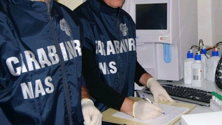 Pomigliano, il Nas chiude un centro odontoiatrico da mezzo milione: è abusivo