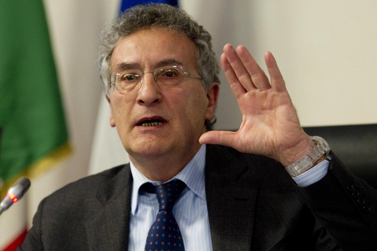 Rifiuti: Roberti, la minaccia della pena non serve