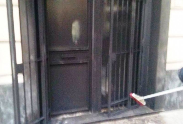Acerra, benzina sul negozio di abbigliamento: incendio e danni, in pieno centro storico