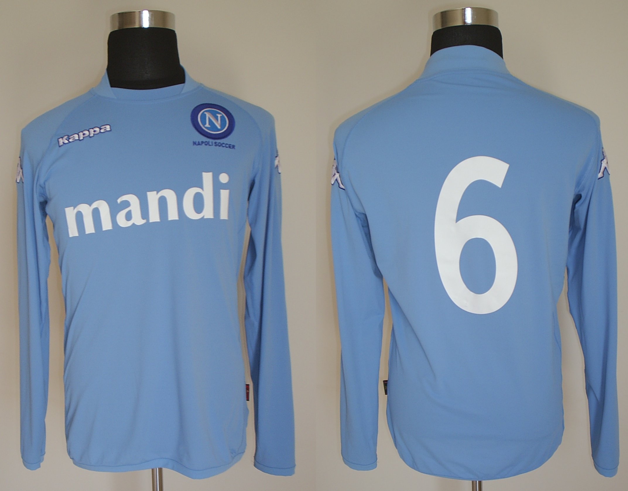 La maglia del Napoli con lo sponsor Mandi