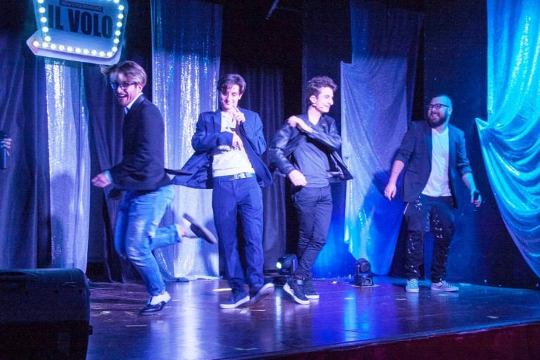 Volla, successo per lo spettacolo dal titolo “Prima o poi Prendiamo il Volo”