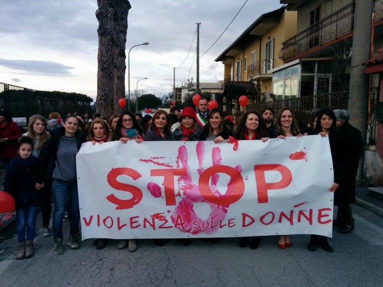Pollena Trocchia. Solidarietà alle donne vittime della violenza
