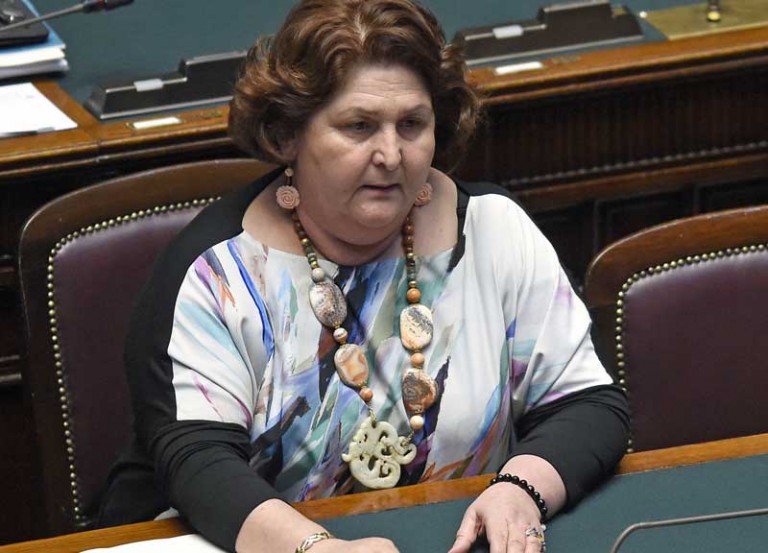 Licenziamenti nei call center partenopei: la viceministro non vuole parlare di Napoli