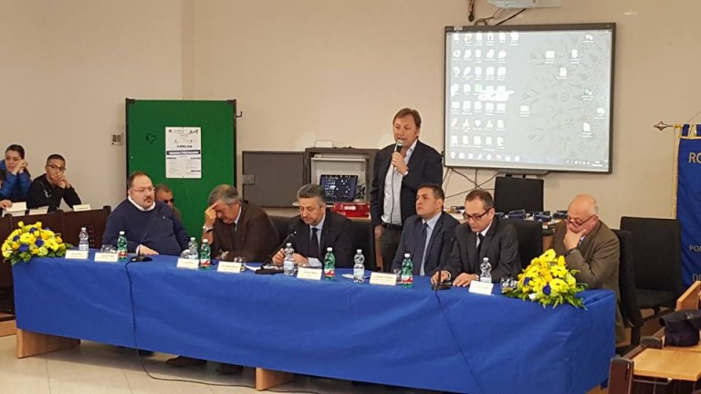 Cyberbullismo: i risultati del convegno nella scuola “Moro”, a Casalnuovo