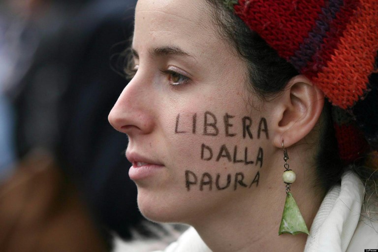 Portici, studentessa sospesa per commenti su Facebook: solidarietà degli studenti della Campania