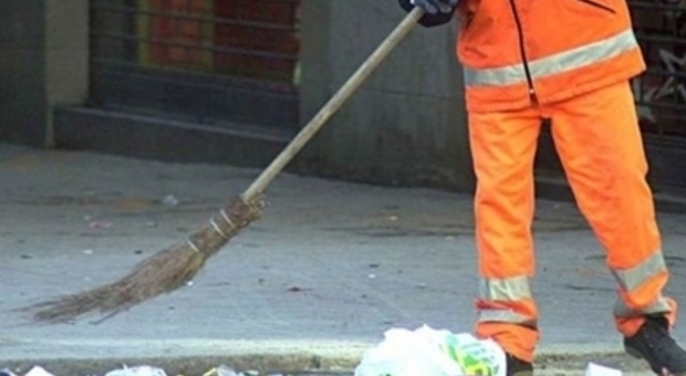 Acerra: netturbini in sciopero. Operatori ecologici senza stipendio nella città dell’inceneritore