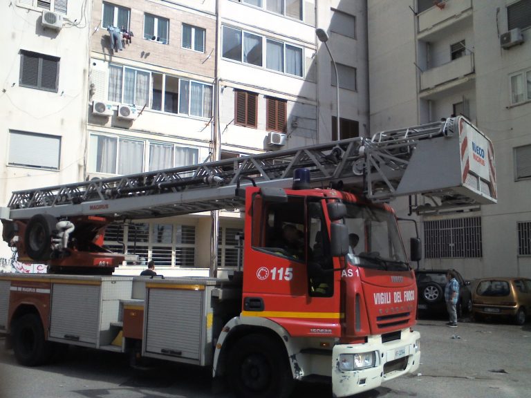 Rione 219 di Pomigliano: va a fuoco l’impianto elettrico. Panico e caos: 24 famiglie senza corrente