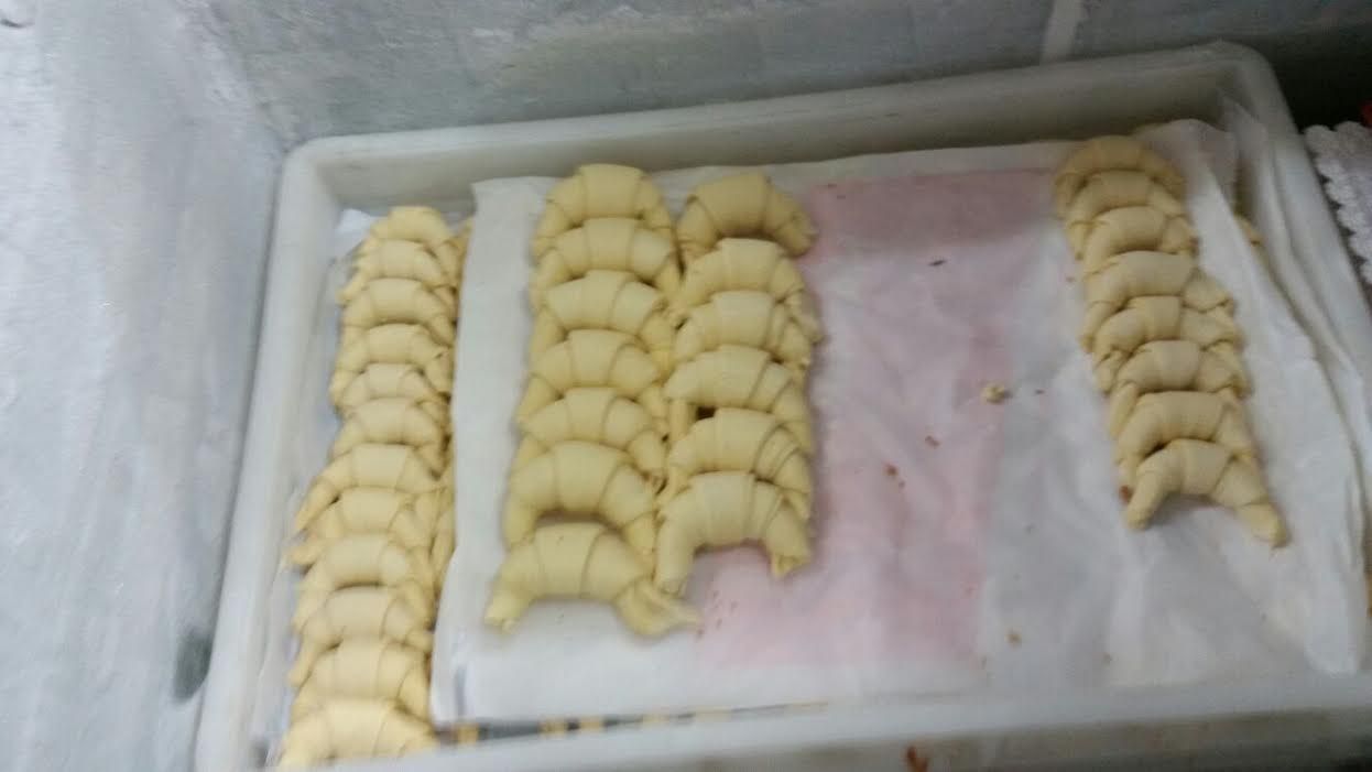 Frattamaggiore, cornetti e sfogliatelle senza tracciatura. I Nas ne sequestrano due quintali in un bar del centro