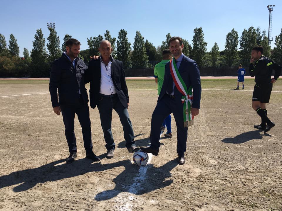 Sant’Anastasia. Un calcio alla droga: stadio di Cercola intitolato a Giuseppe Piccolo, vittima della criminalità