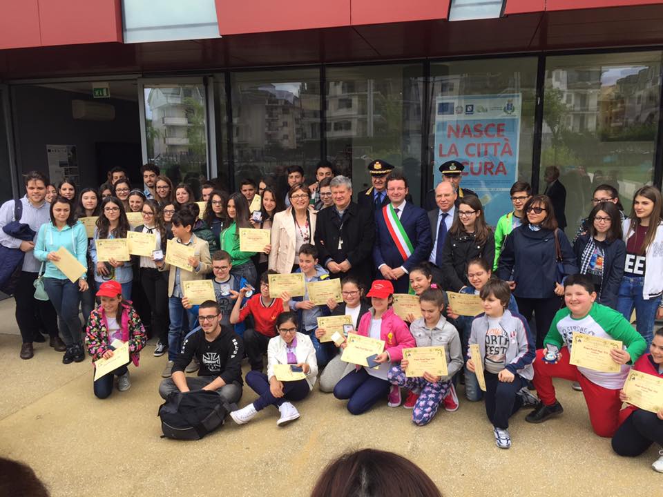 Acerra, borsa di studio “Piccoli Passi”: premio per la legalità agli alunni delle scuole locali