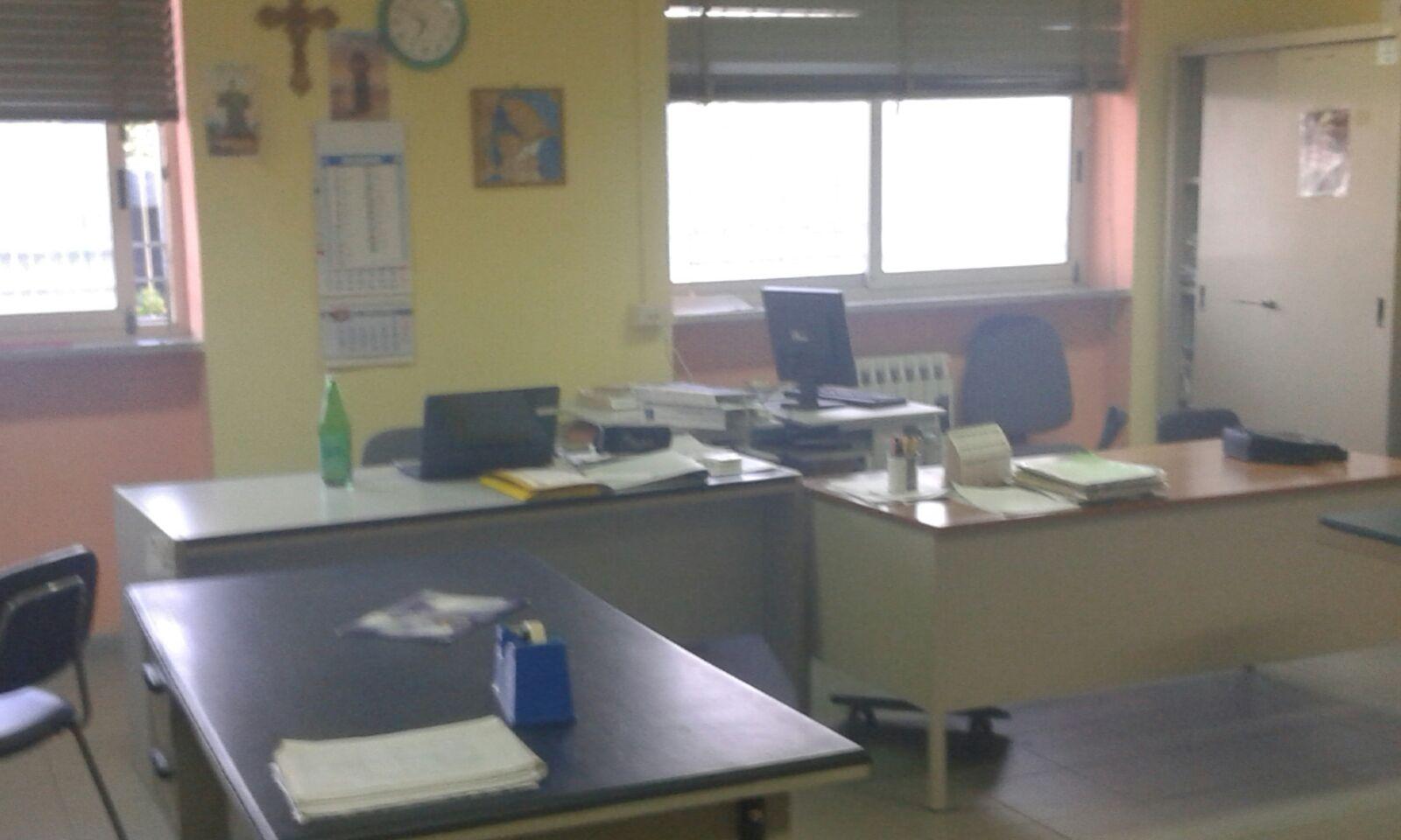 Pomigliano, il fumo penetrato nella scuola Catullo