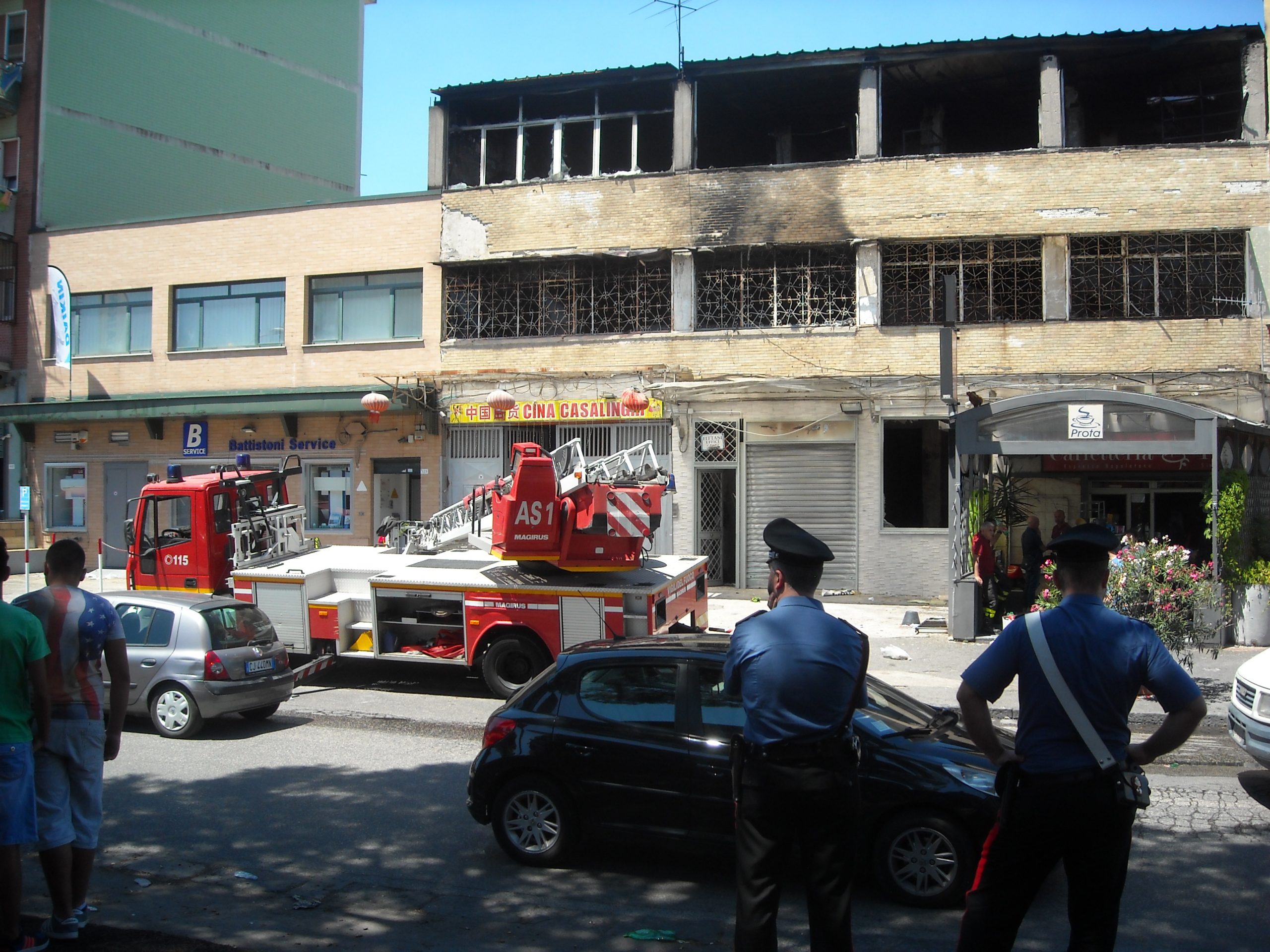 Devastante incendio a Casavatore: in pericolo il re del caffè, Passalacqua