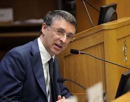 Cantone cambia le regole negli appalti pubblici.