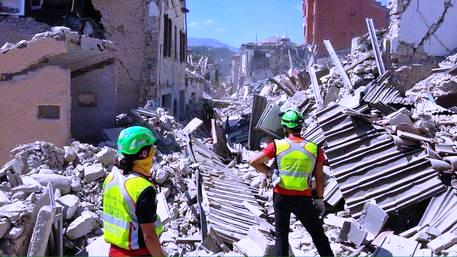 Terremoto avvertito anche nel Napoletano, de Magistris: “Tavolo di osservazione permanente”