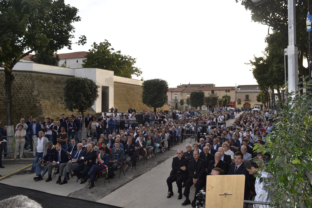 Terra dei Fuochi, il vescovo di Acerra: “Ecco l’elenco delle promesse non mantenute dalla Regione”