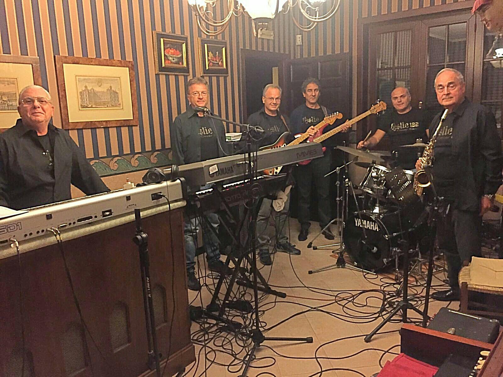 La musica “vesuviana” dei “Leslie 122”: arte, amicizia, diletto, voglia di misurarsi per poter misurare meglio la realtà