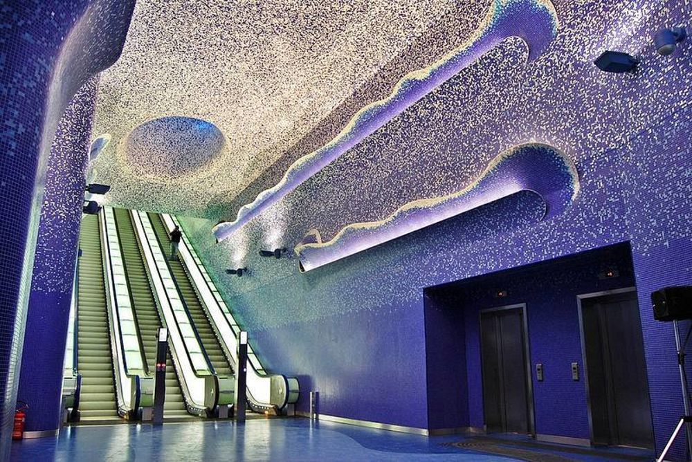 Un totem multimediale per il telescopio per raggi cosmici della Stazione di Toledo della Metropolitana di Napoli