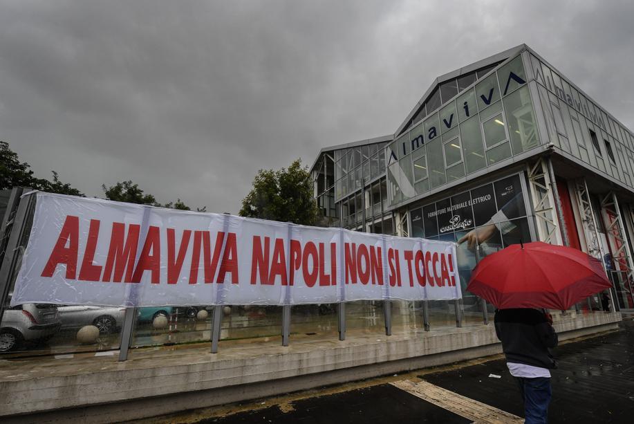 Chiusura Almaviva, i lavoratori: no agli scioperi