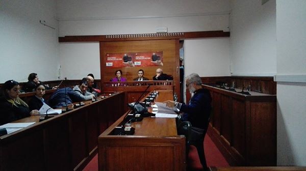 Somma Vesuviana, la minoranza diserta la seduta di consiglio. Il sindaco: «Sono irresponsabili».