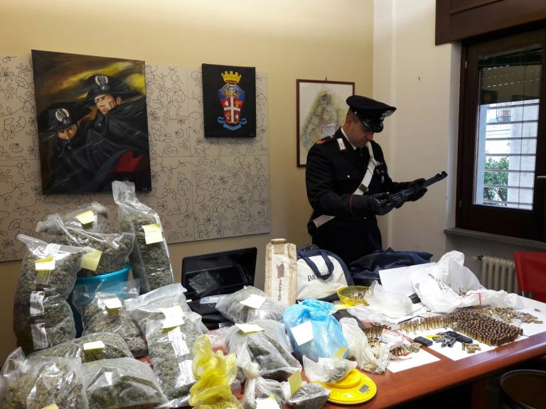 Napoli, 61enne scoperto con 8 kg di coca