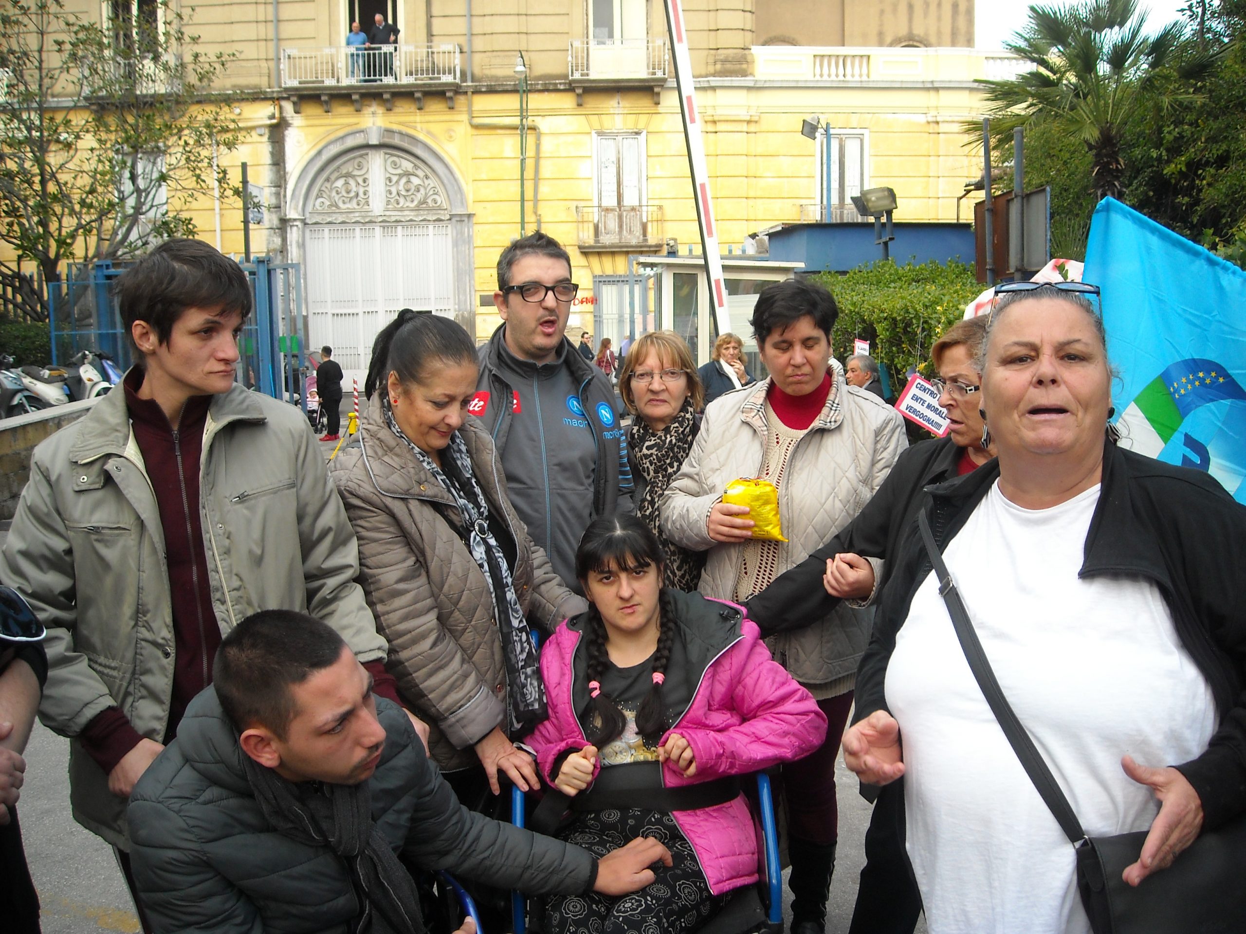 Le mamme del centro Ester con i loro figli