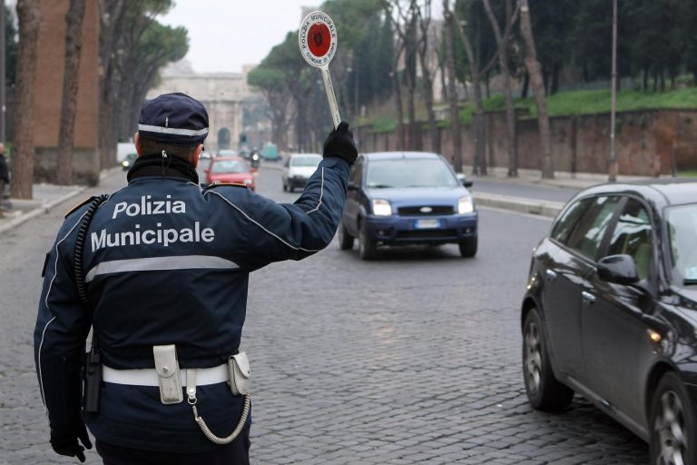 Somma Vesuviana, il sindacato dei vigili urbani: «Il sindaco Di Sarno ha preso un impegno, lo mantenga»