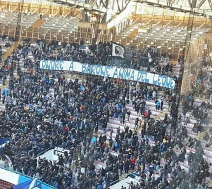 Al San Paolo l’omaggio a Eduardo Palomba, detto “'o Barone”, fondatore del gruppo Blue Lions Napoli 1981. Foto di Paolo Trapani